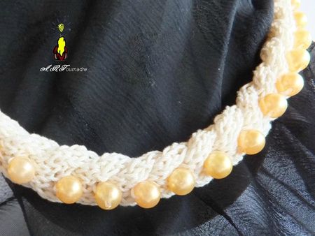 ART 2012 12 collier tricot 3