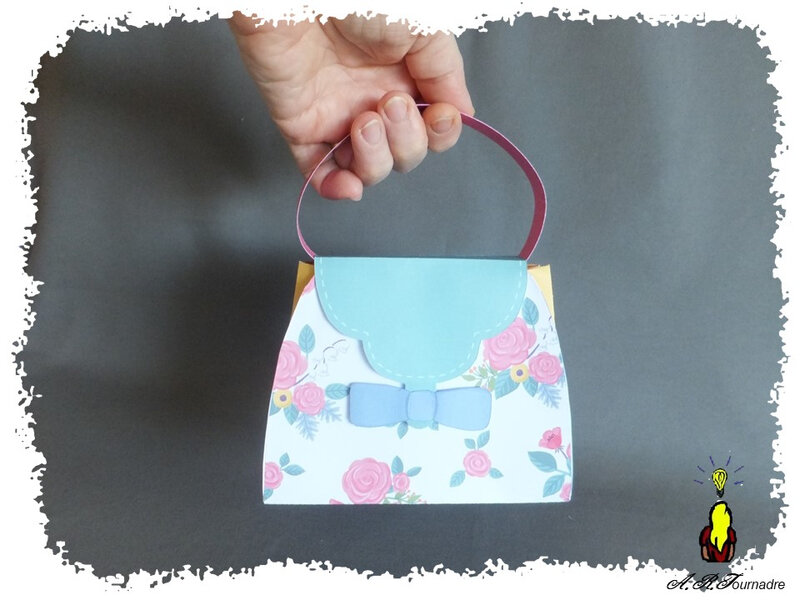 ART 2018 05 petit sac fleuri 1