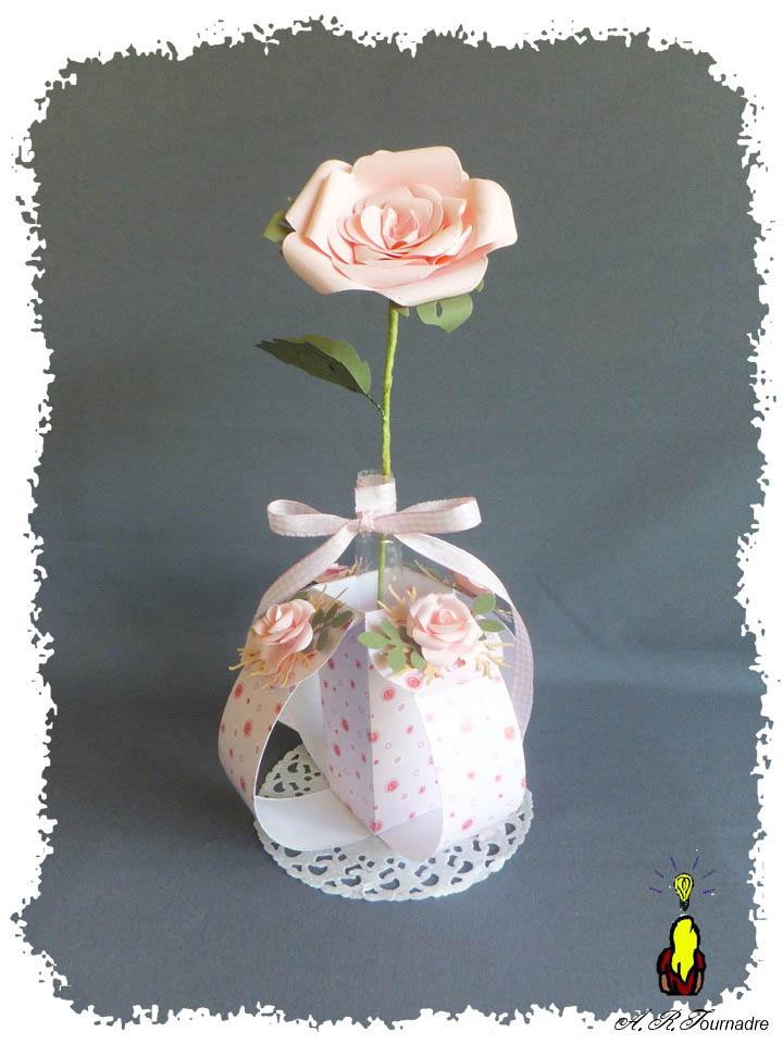 Le tutoriel de la grosse rose dans son vase