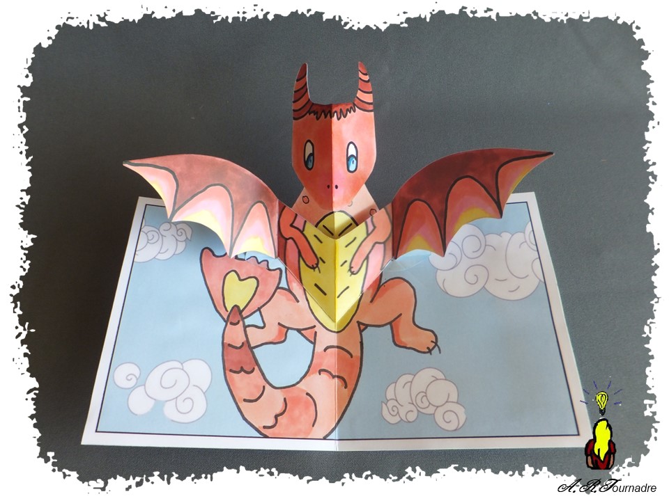 carte pop-up du bébé dragon