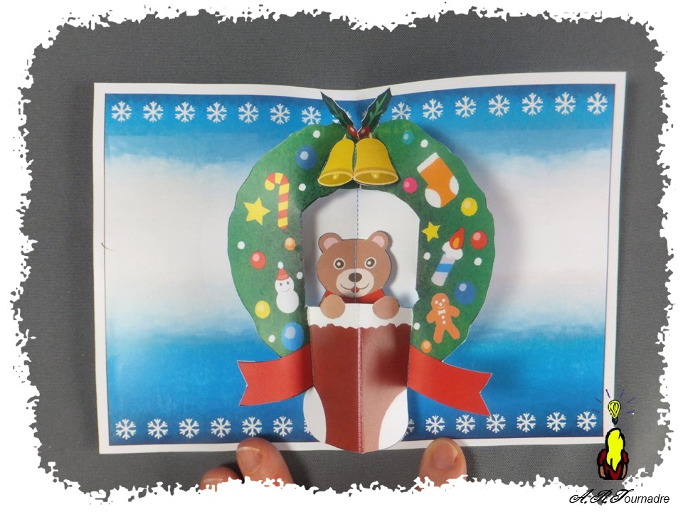 Nounours se cache dans une chaussette