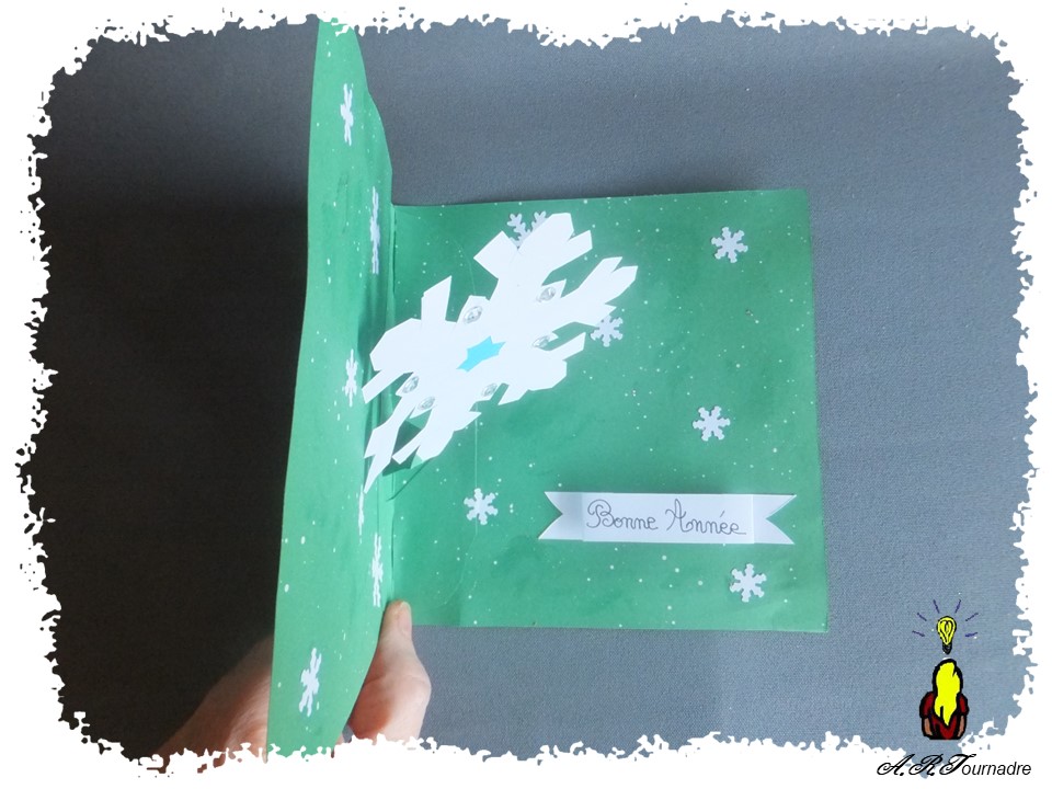 ART 2026 01 flocon kirigami 3 flocon kirigami qui vole au vent à l'ouverture