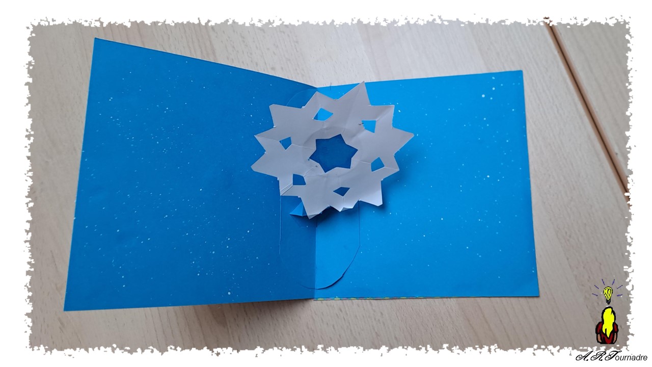 MC 2026 01 flocons 4 flocon pop-up sur pivot d'un enfant