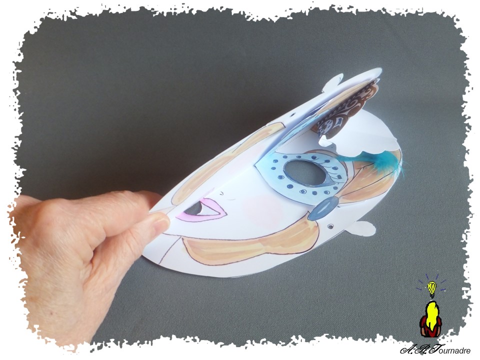 ART 2026 03 masque 14 masque pop-up princesse à l'ouverture