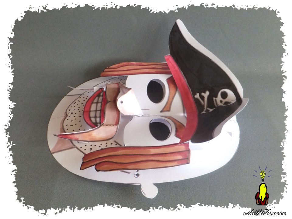 ART 2026 03 masque 19 relief du masque pirate vu de côté
