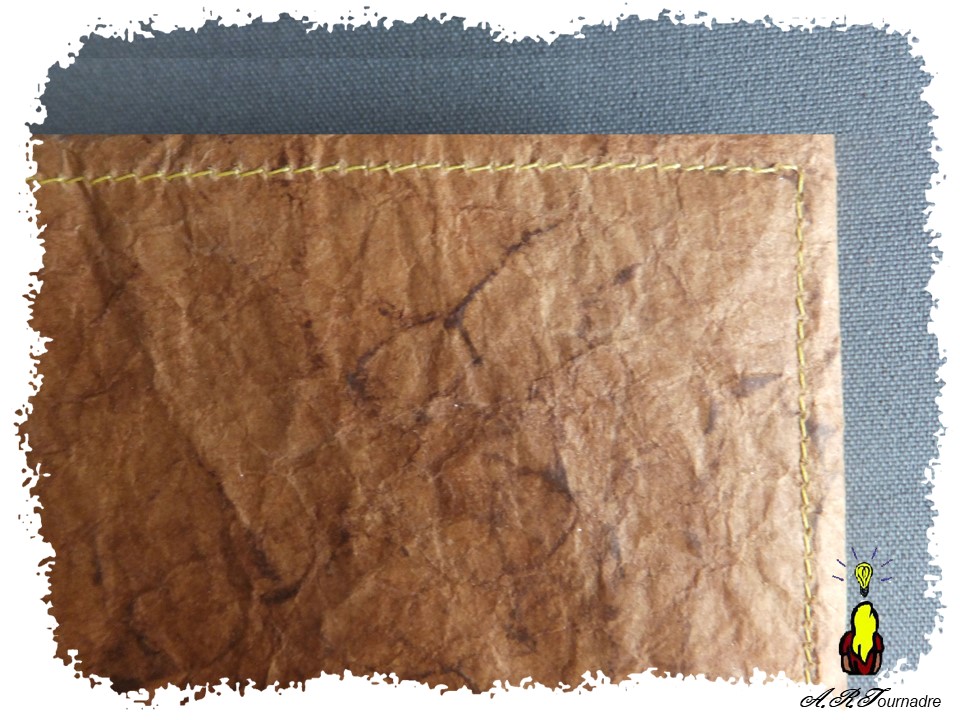 ART 2026 04 classeur 5 détail des coutures du classeur