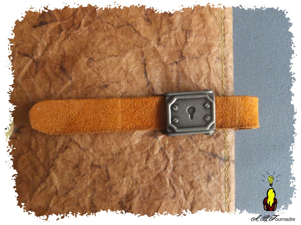 ART 2026 04 classeur 6 fermeture métallique du classeur