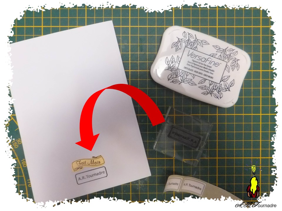 ART 2026 04 tampon maison 3 étiquette remplacée par un tampon caoutchouc