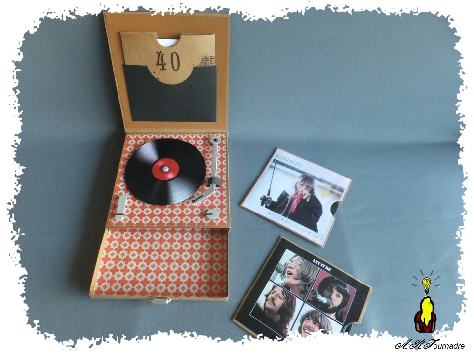 ART tourne disque 3 contenu du tiroir avec disques vinyles